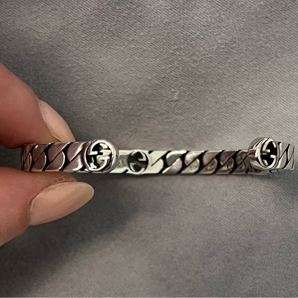 Women’s Gucci interlocking bracelet 17” - Picture 12 of 16